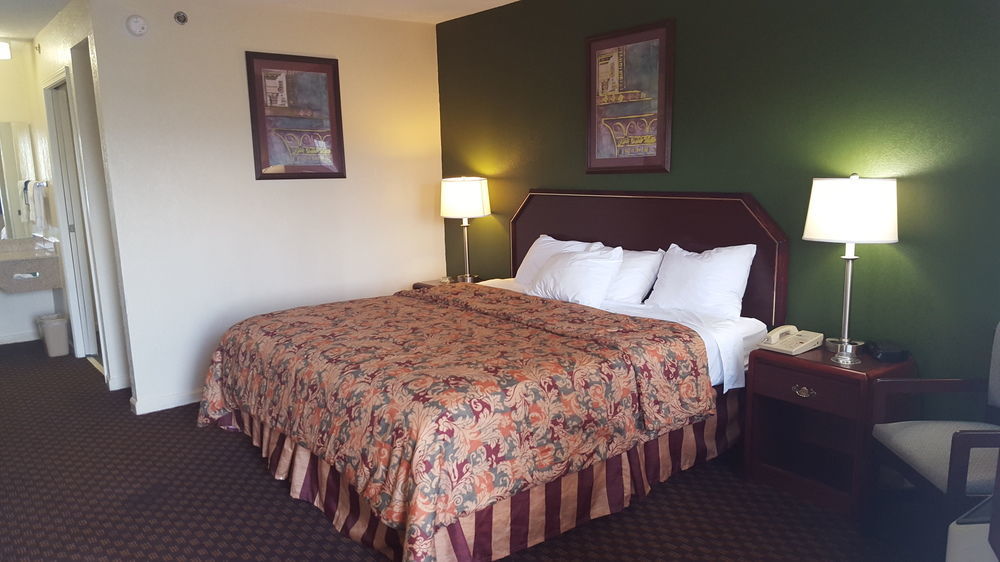 Motel Red Roof &